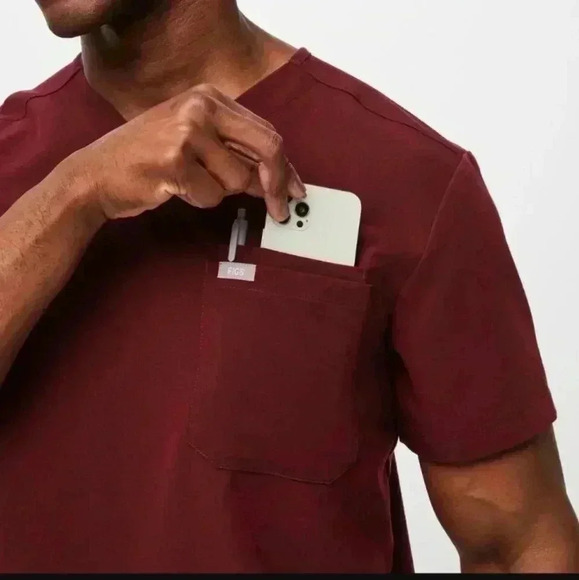 Figs Leon Three-Pocket Scrub Top - Picture 4 of 7